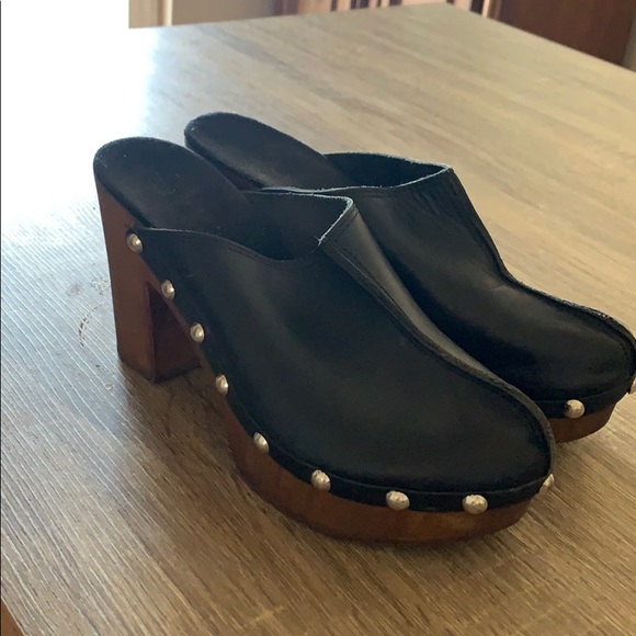 Leather and wood platform heel clogs - Picture 1 of 5